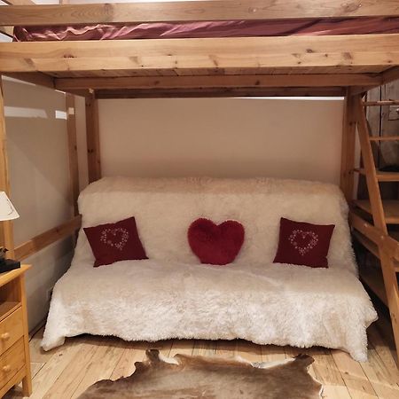 Bed and Breakfast Le Nid Des Cerfs Essert-Romand Exterior foto